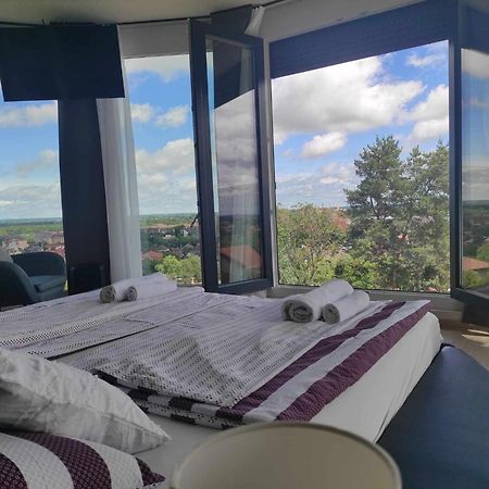West Panorama Penthouse - Apartment With A Fantastic View Of The City Szombathely Ngoại thất bức ảnh