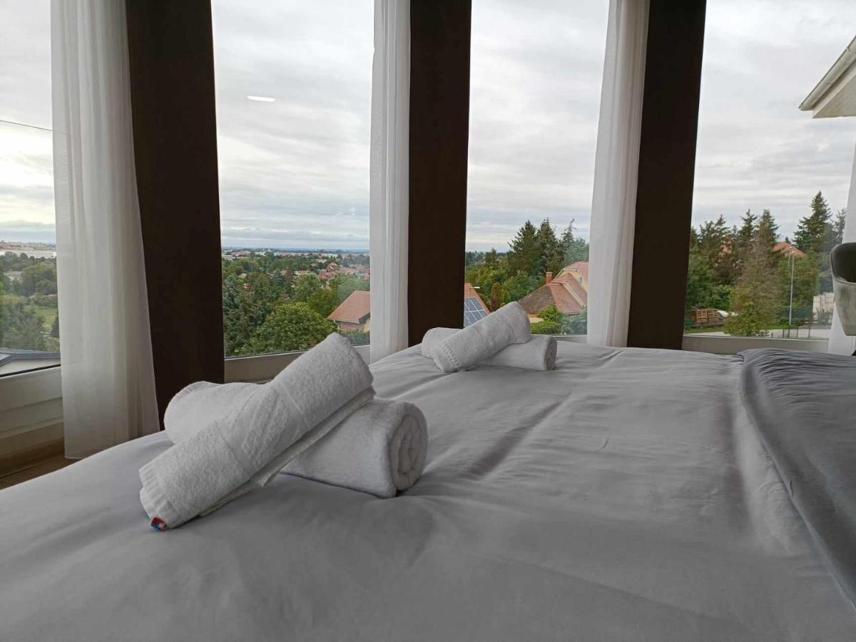West Panorama Penthouse - Apartment With A Fantastic View Of The City Szombathely Ngoại thất bức ảnh