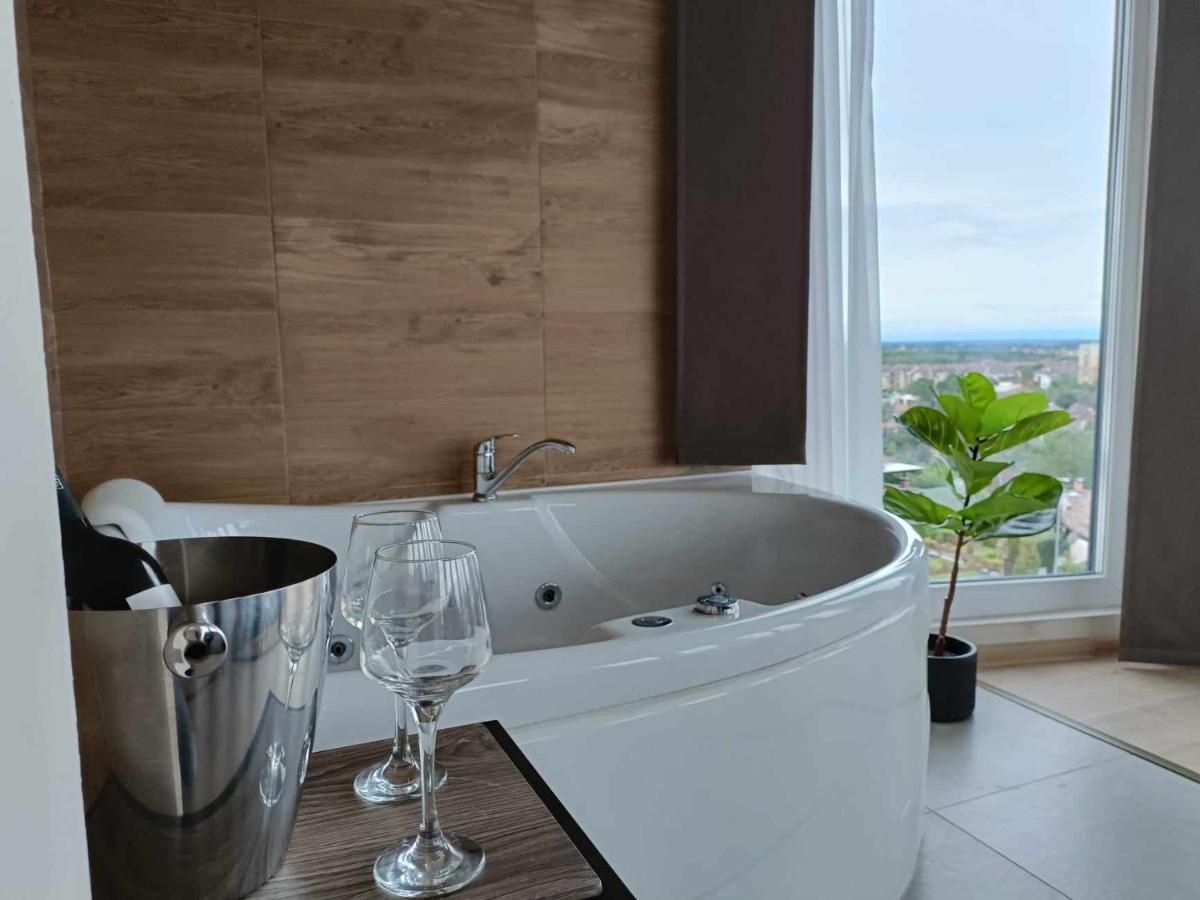 West Panorama Penthouse - Apartment With A Fantastic View Of The City Szombathely Ngoại thất bức ảnh