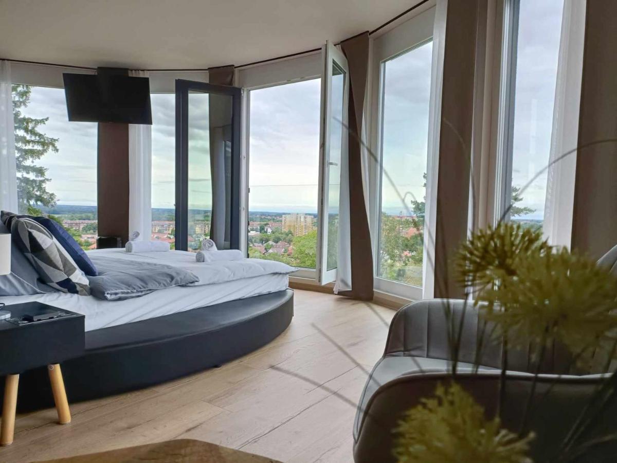 West Panorama Penthouse - Apartment With A Fantastic View Of The City Szombathely Ngoại thất bức ảnh