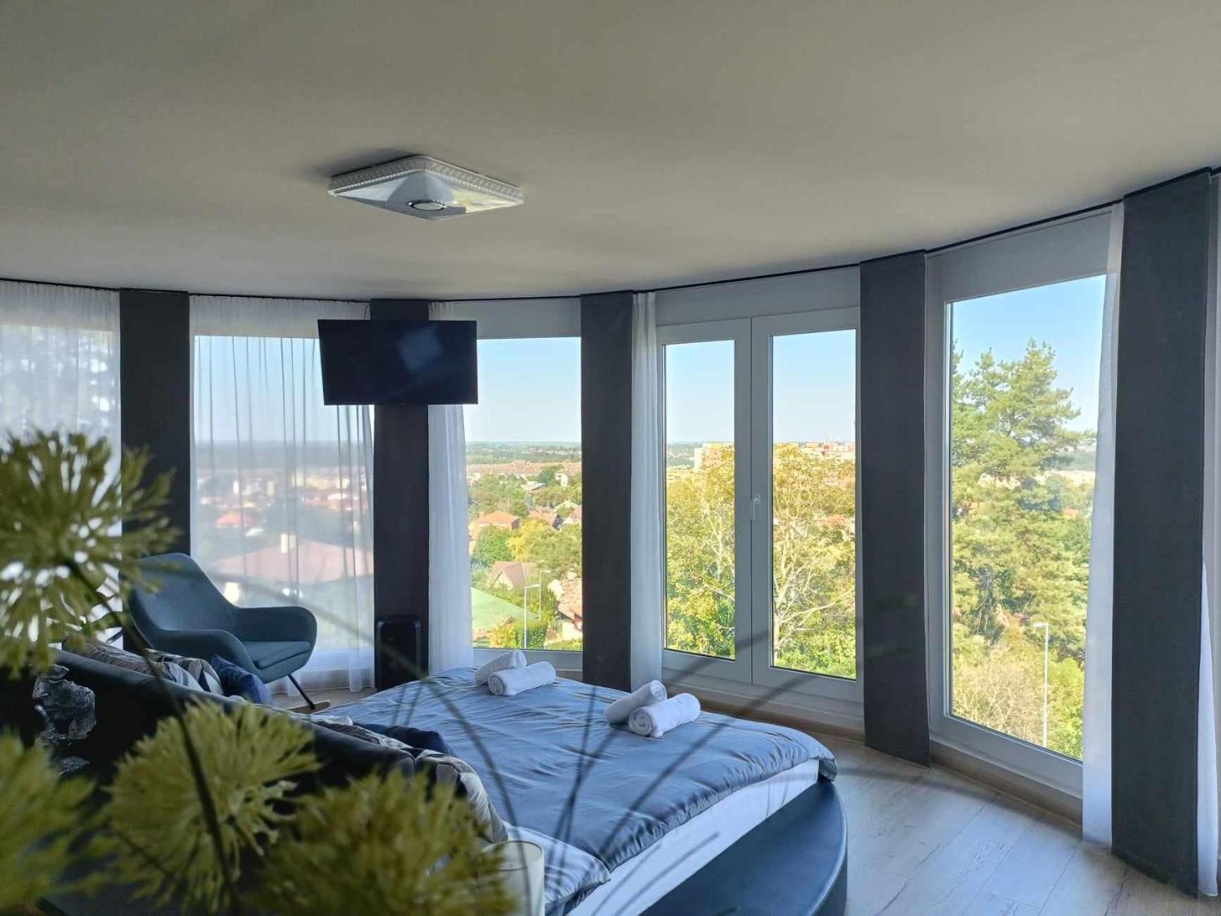 West Panorama Penthouse - Apartment With A Fantastic View Of The City Szombathely Ngoại thất bức ảnh