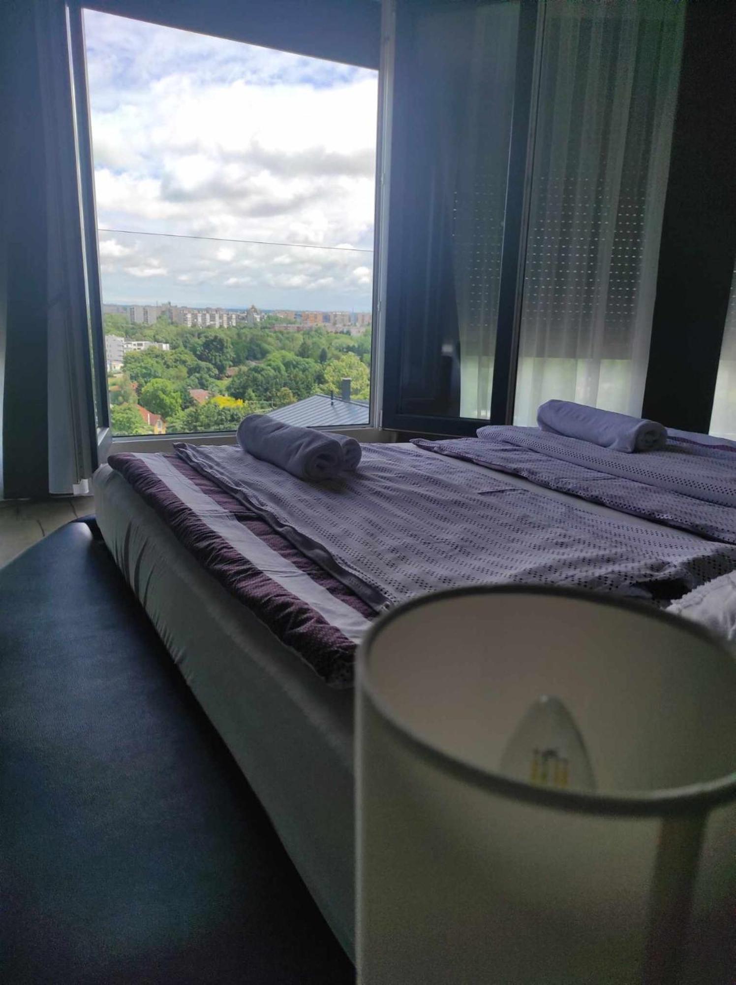 West Panorama Penthouse - Apartment With A Fantastic View Of The City Szombathely Ngoại thất bức ảnh